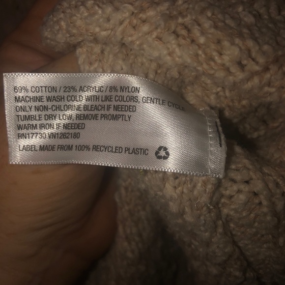 BNWOT - Cowl Neck Long Sleeved Sweater Sweater - Picture 3 of 3